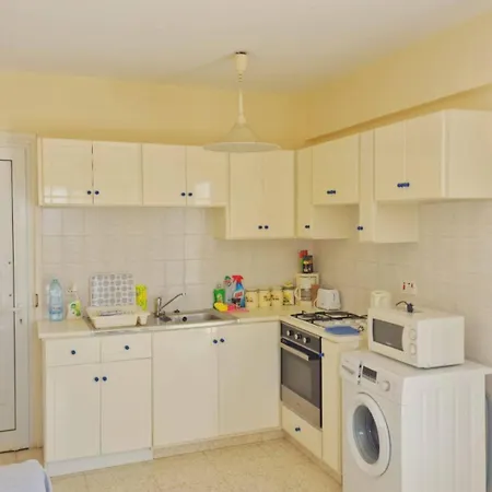 Quiet Floor One Bedroom In Pyla Near Oroklini