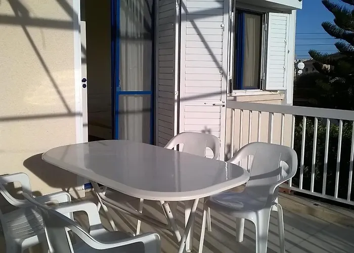 Quiet Floor One Bedroom In Pyla Near Apartmán Voroklini